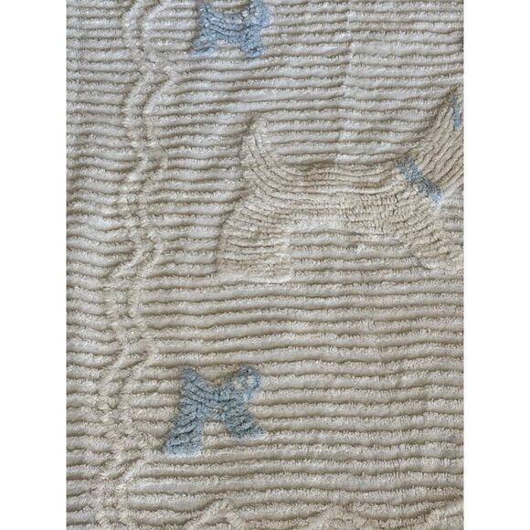 Chenille Bedspread with Scottie Dogs & Blue Bows 45"x66" Vintage - Picture 10 of 16